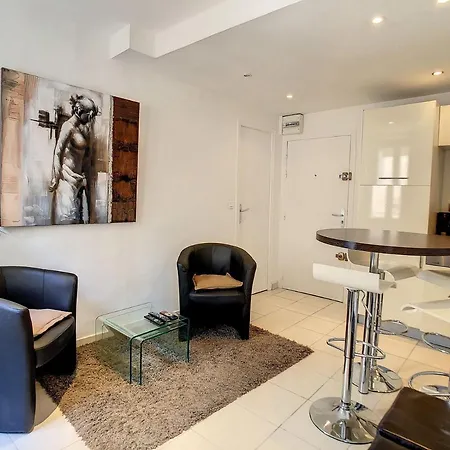 Lägenhet 1 Bedroom Notre Dame *