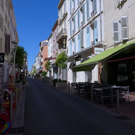 1 Bedroom Notre Dame