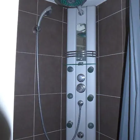1 Bedroom Notre Dame *